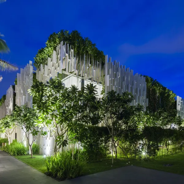 Ha Long Bay Cliffside Retreat