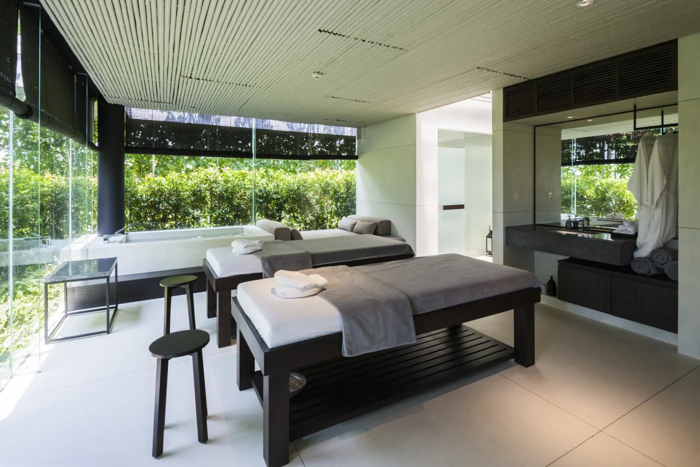 Tranquility Oasis Water Pool Resort Gallery Detail